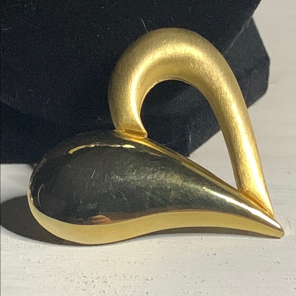 🔆Vintage Gold Heart-Shaped Brooch🔆